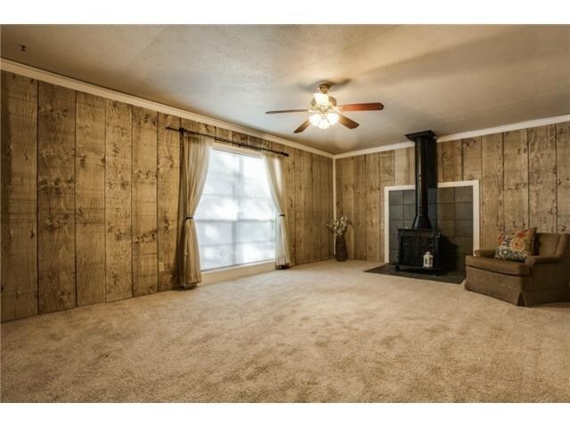 Primary Photo - 305 Thistle Dr