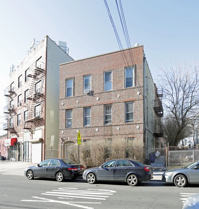 Building Photo - 872 E 225th