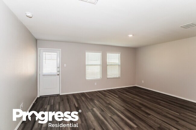 Building Photo - 14401 Cloudview Way