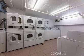 Building Photo - 531 Esplanade