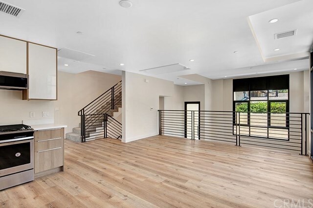 Building Photo - 501 N Santa Anita Ave