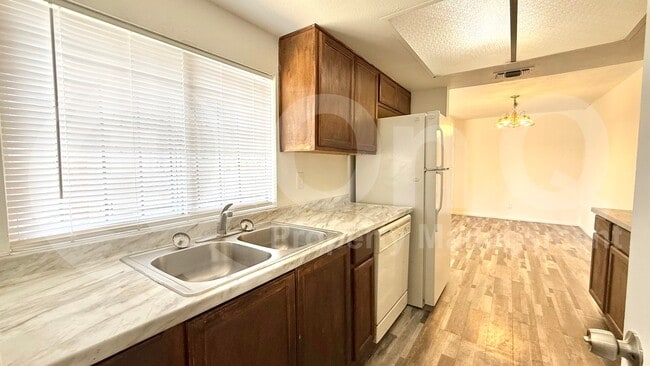 Building Photo - 4220 N 69th Ln