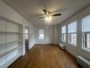 Living Room - 809 E Kingsley St
