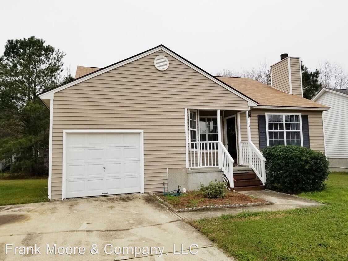 Primary Photo - 3 br, 2 bath House - 13 Leeward Dr