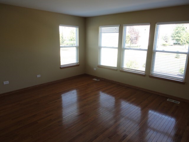 Building Photo - 512 Stoffa Ave
