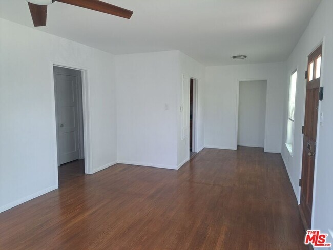 Foto del edificio - 10761 Galvin St