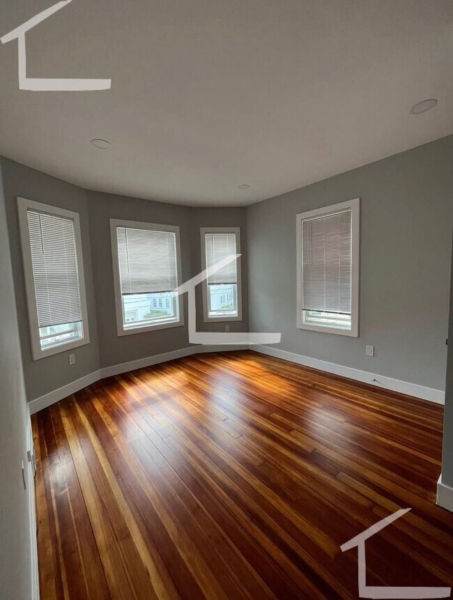 Foto del edificio - 25 Faywood Ave