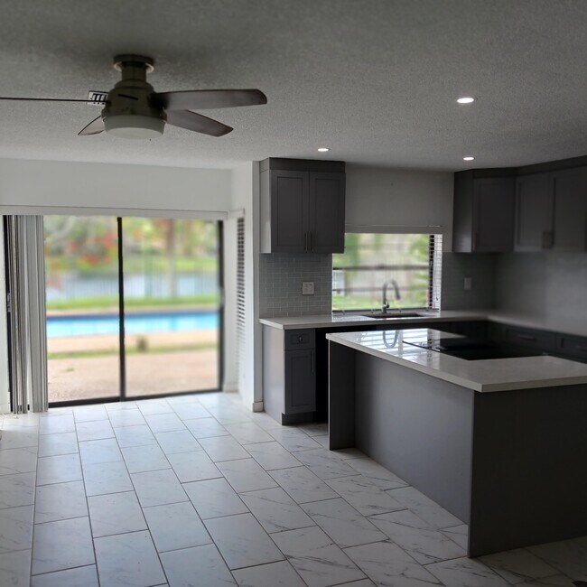 Foto del edificio - 6533 Sweet Maple Ln