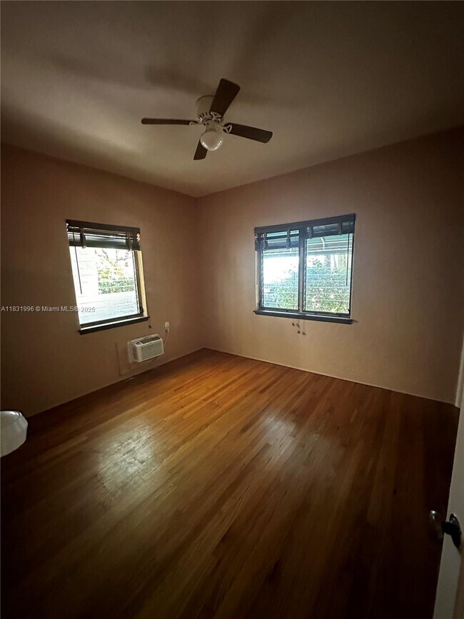 Foto del edificio - 1560 Jefferson Ave