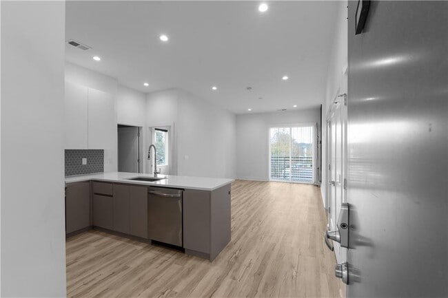 Foto del edificio - 1155 Custer Ave SE