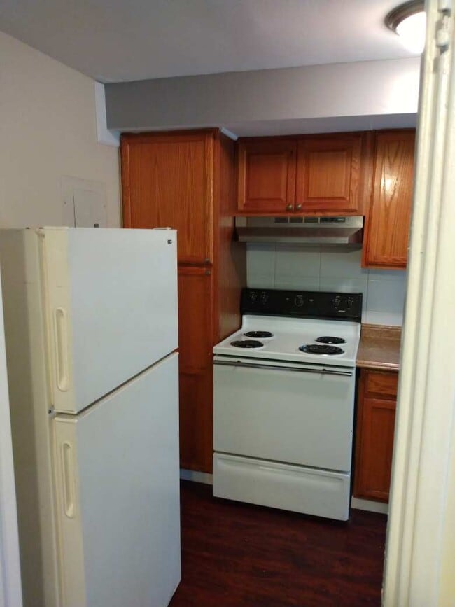 Kitchen 2 - 4054 Selfridge Pkwy