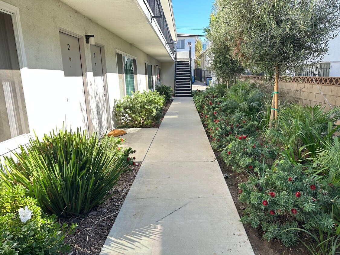 Foto principal - 1328 Barry Ave