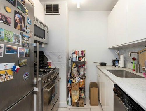 Building Photo - 312 W 57th St