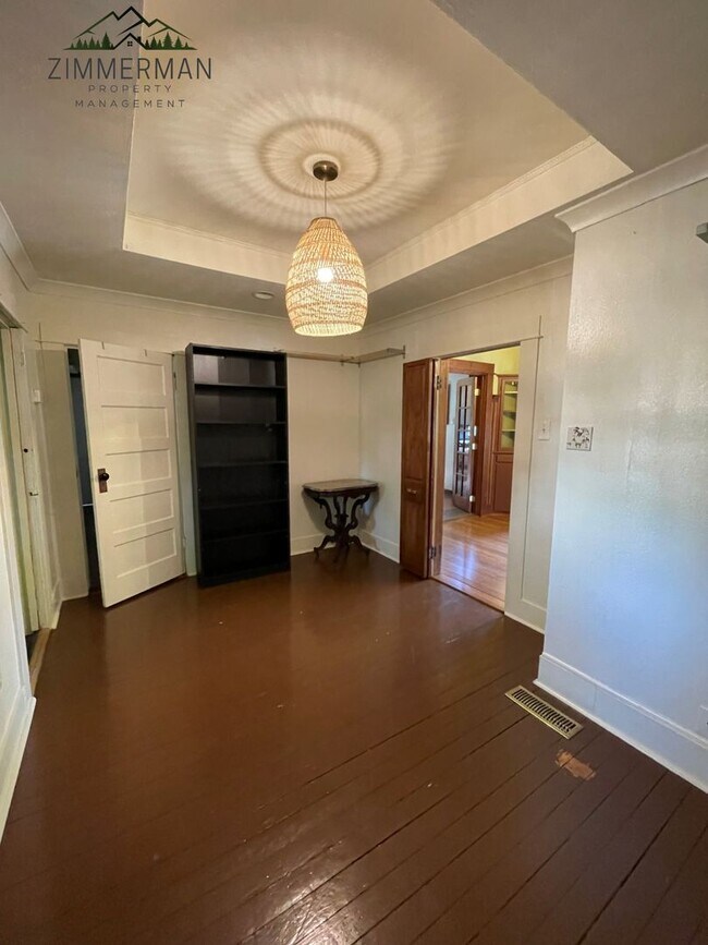 Foto del edificio - 1642 W Main St