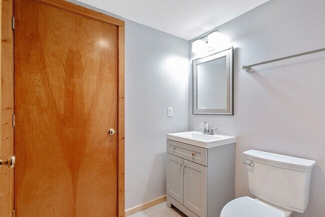 Foto del edificio - 907 North Mangum Street Unit C