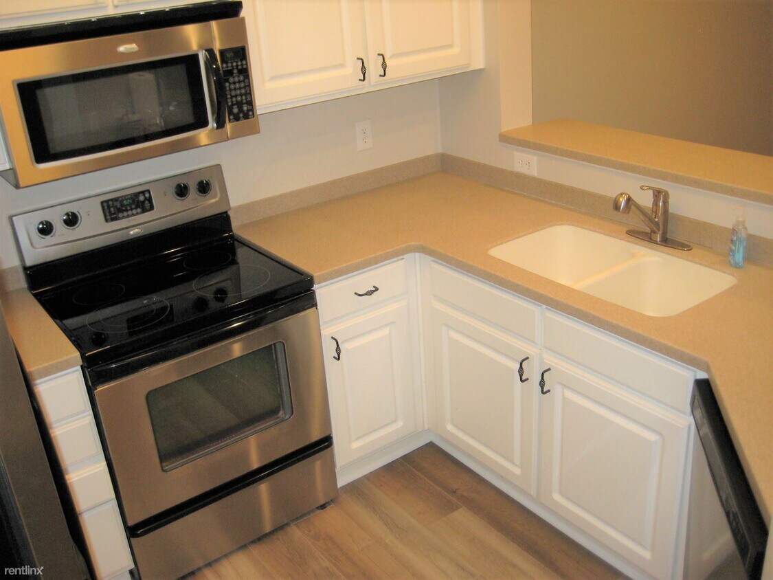 Foto principal - 1 br, 1 bath Condo - 1024 Basildon Rd