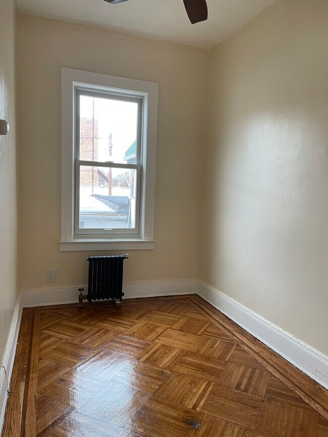 Bedroom 3 - 1881 Stuart St
