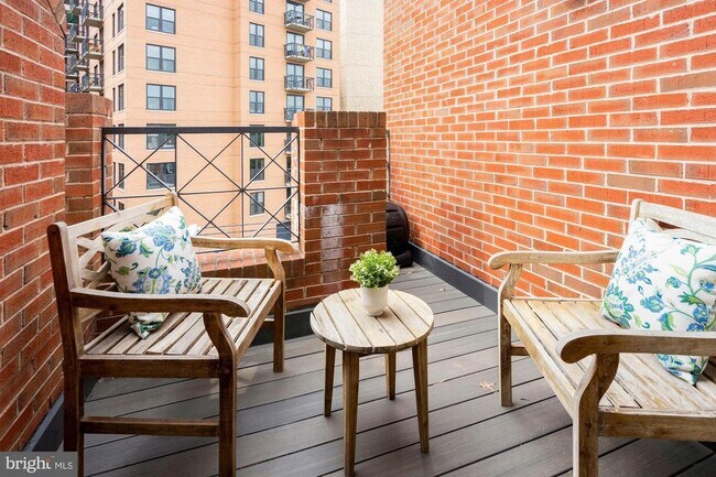 Unit is not furnished - 444 M St NW