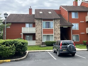 Building Photo - 2704B Sussex Ct