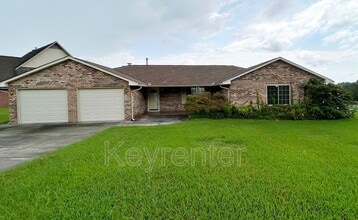 Building Photo - 857 Spinnaker Rd