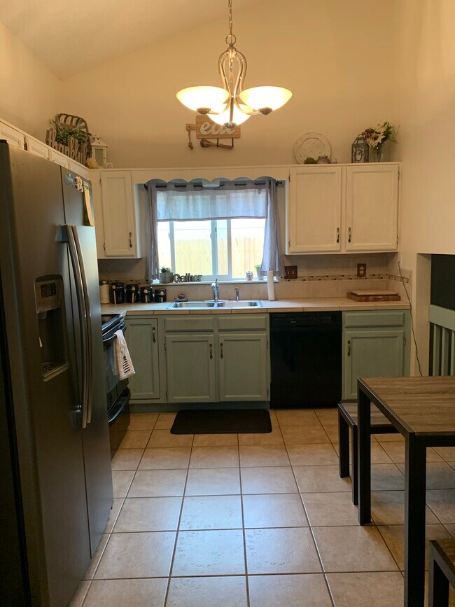 Foto del edificio - 6135 Pemberton Way