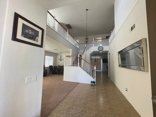 Building Photo - EASTVALE GREAT NEIGHBORHOOD- 4+2.5 EXECUTI...