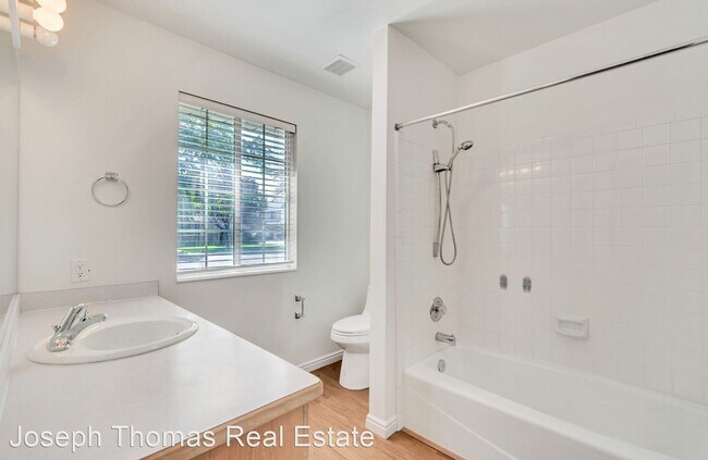 Building Photo - 3 br, 2 bath House - 1001 S 250 W Unit A
