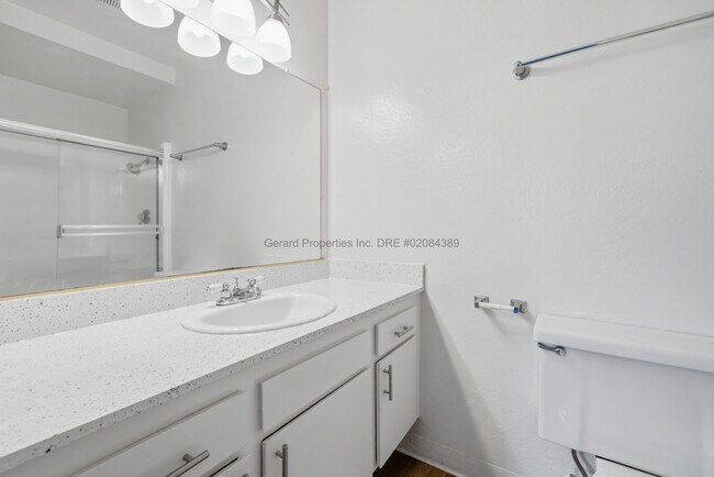 Building Photo - SPACIOUS, GREAT LOCATION, BALCONY, PRIVATE GARAGE