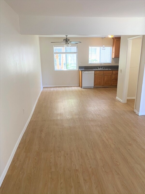 Foto del edificio - 973 Mission Dr