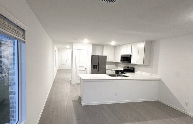 Building Photo - 1829 Sanderling St