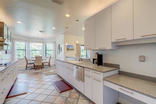 Building Photo - 16580 Bear Cub Ct