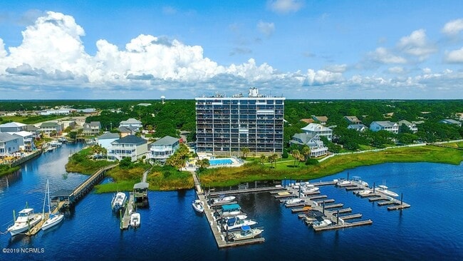 Building Photo - 1080 St Joseph St