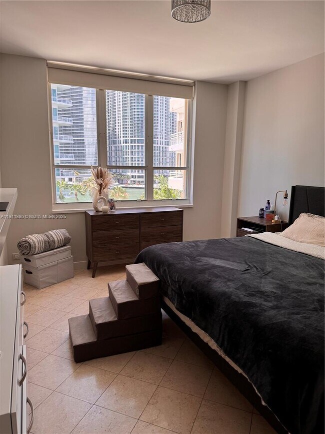 Foto del edificio - 888 Brickell Key Dr