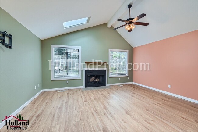 Foto del edificio - Beautiful Pet-Friendly Single-Family Home ...