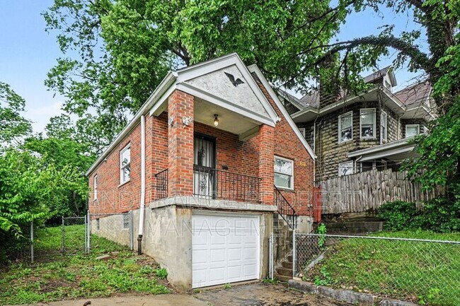 Building Photo - 937 Grand Ave