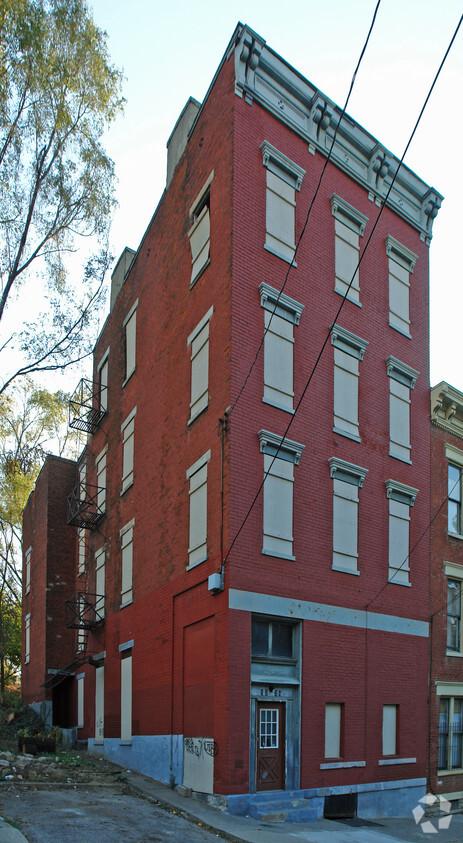 Primary Photo - 1324 Pendleton St