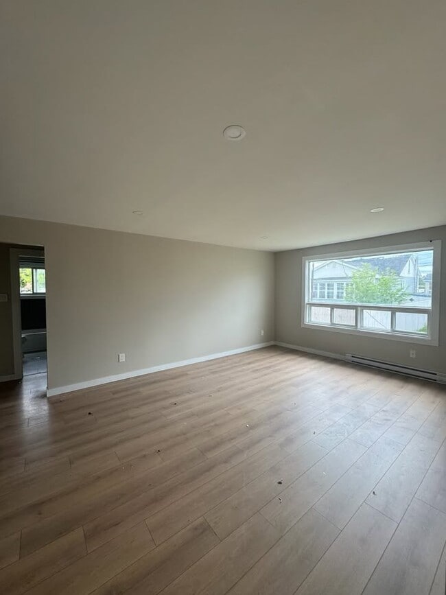 Building Photo - 200 Spruce St