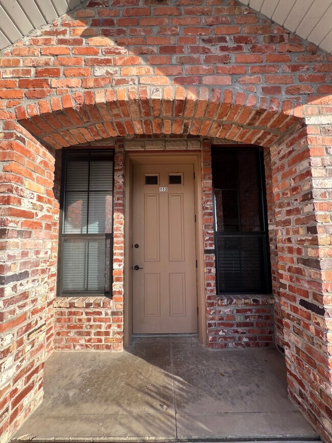 Swan Lake Apartments in Columbia, MO