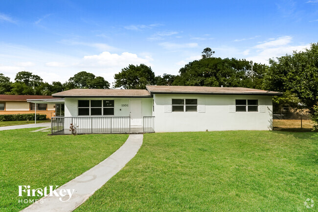 Building Photo - 1101 NW 18th St