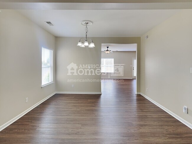 Building Photo - 413 Galesburg Drive