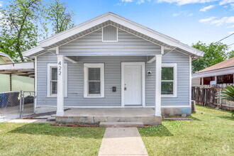 Building Photo - 422 Buckingham Ave