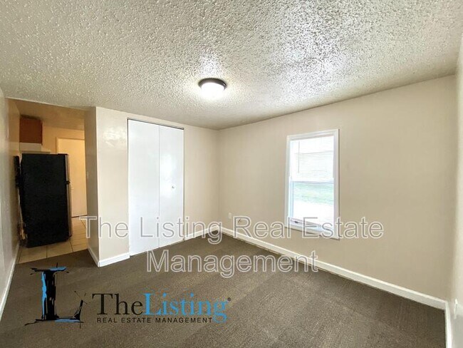 Foto del edificio - 1005 Pine Ave