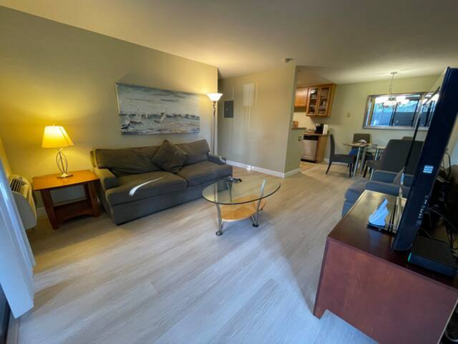 Living and Dining Room - 2250 Monroe St