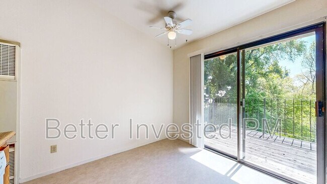 Foto del edificio - 5222 Fulton Rd