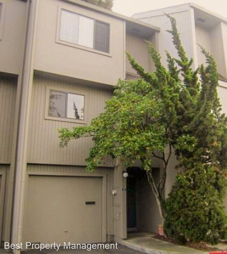 Primary Photo - 2 br, 2.5 bath House - 1032 Clubhouse Drive