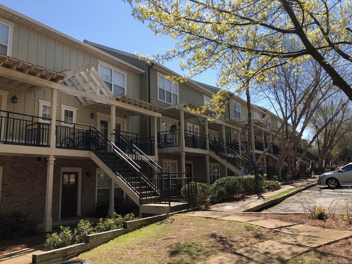 Foto principal - 490 Barnett Shoals Rd