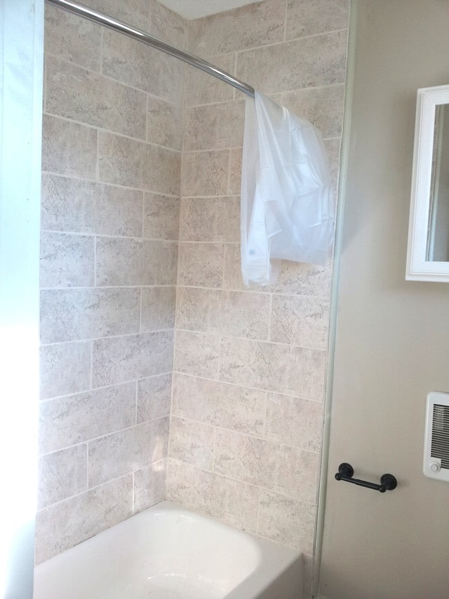 Baño - 2400 Findley Ave