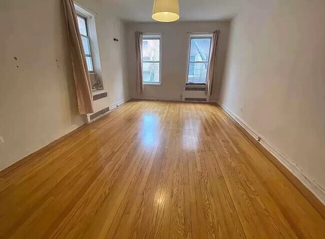 Building Photo - 101-111-111 75th Rd