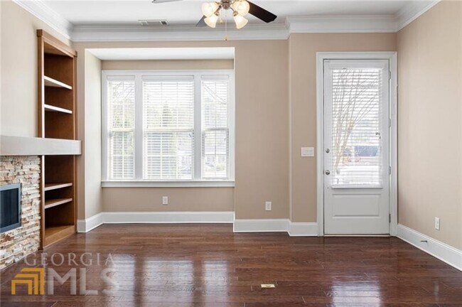 Foto del edificio - 317 Alderwood Ln