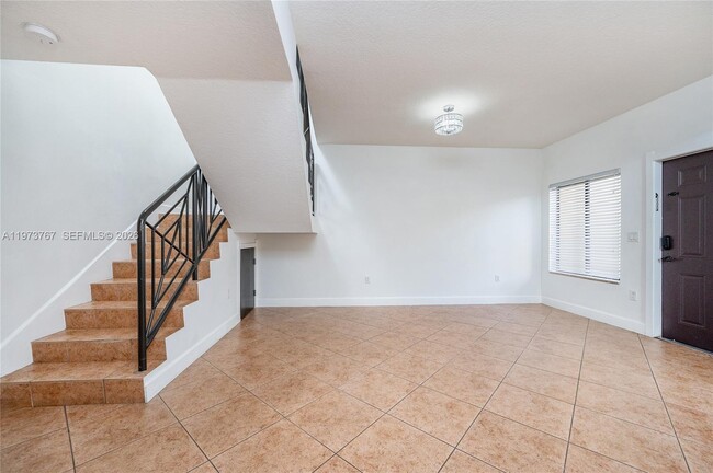 Foto del edificio - 11115 W Okeechobee Rd